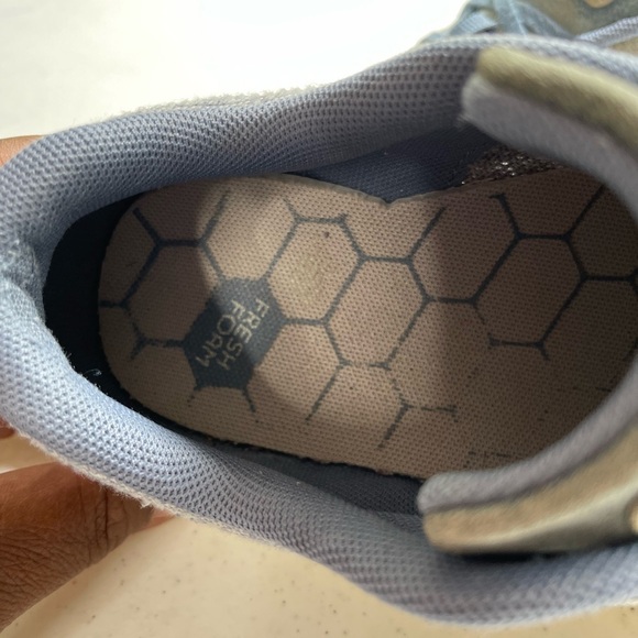 New Balance Arishi V2 Waris Fresh Foam Women Size 7.5 Sneakers. In ice blue. - Picture 13 of 13